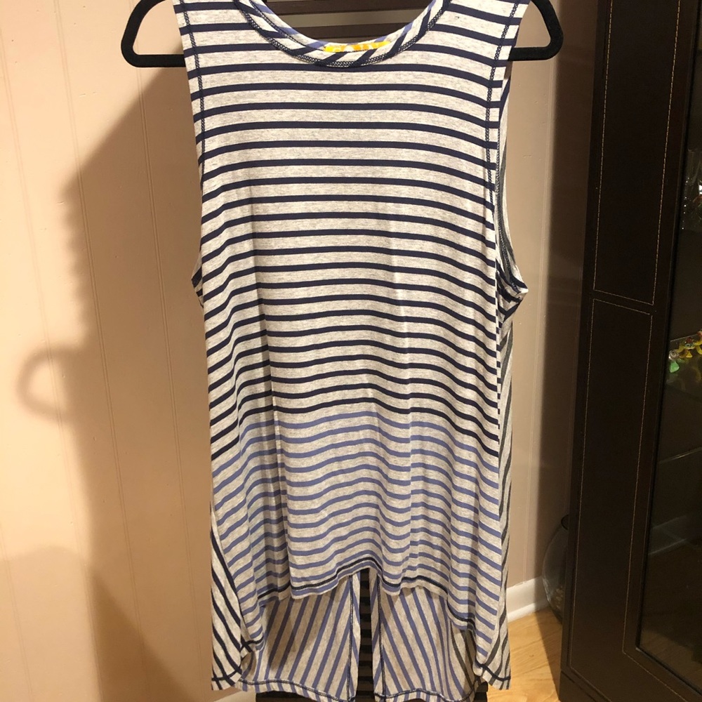 3/$21💰 Cotton Innovation high low tank top XL